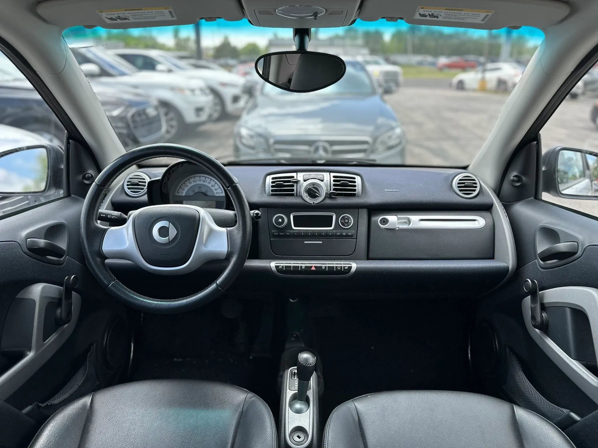 Used 2015 smart fortwo pure RWD image 12