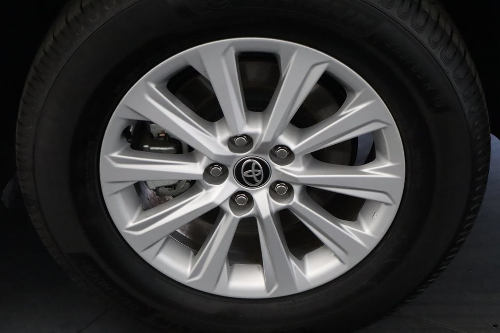 Used 2024 Toyota Grand Highlander AWD Hybrid image 13