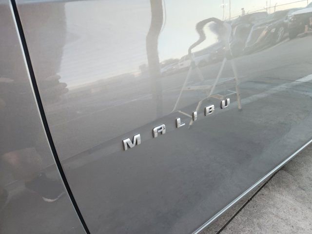 Used 2017 Chevrolet Malibu LT w/ Leather Package image 10