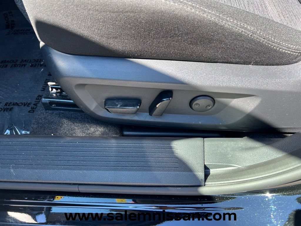 Certified 2023 Nissan Rogue SV AWD/4WD image 15