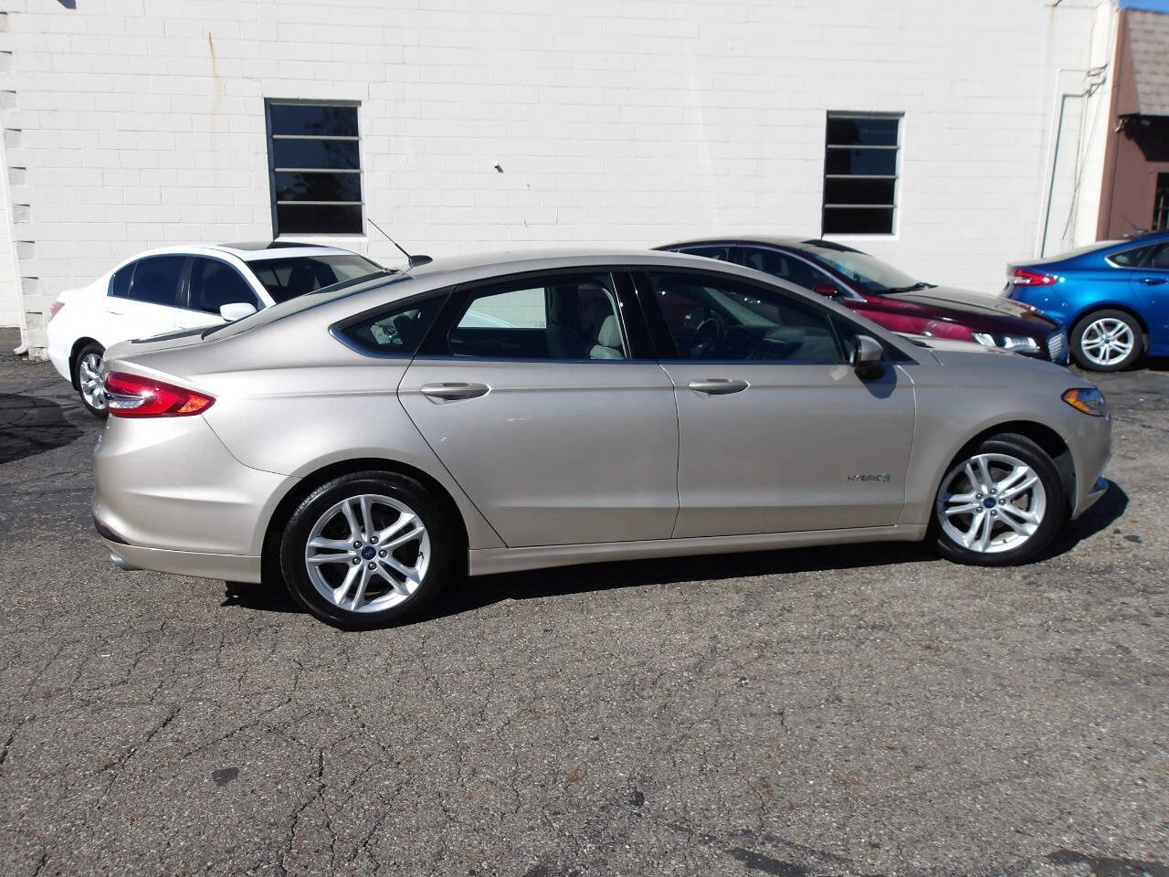 Used 2018 Ford Fusion S image 4