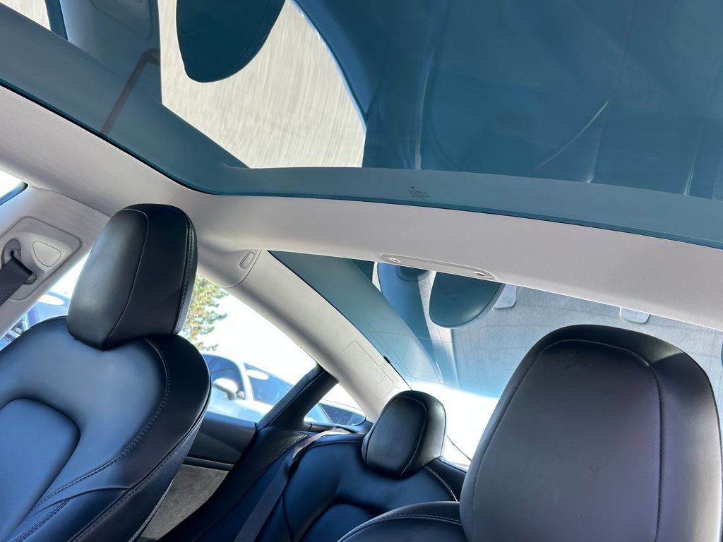 Used 2018 Tesla Model 3 Long Range RWD image 17