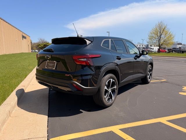 Certified 2024 Chevrolet Trax RS w/ Driver Confidence Package FWD image 10