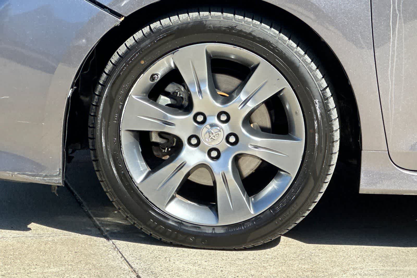 Used 2015 Toyota Sienna SE w/ SE Preferred Package FWD image 36