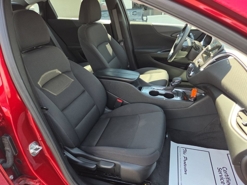 Used 2025 Chevrolet Malibu LT FWD image 6