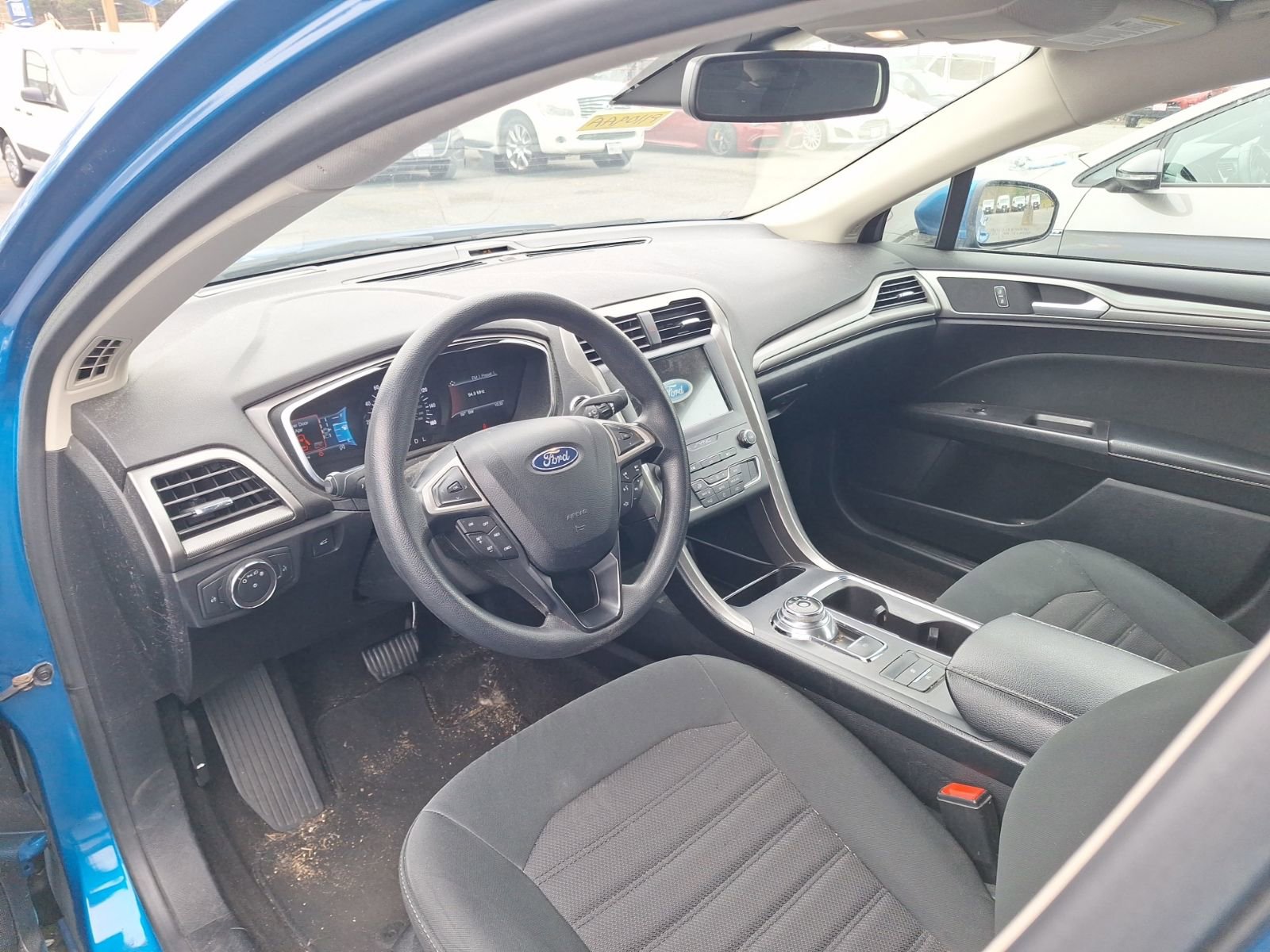Used 2020 Ford Fusion SE image 9