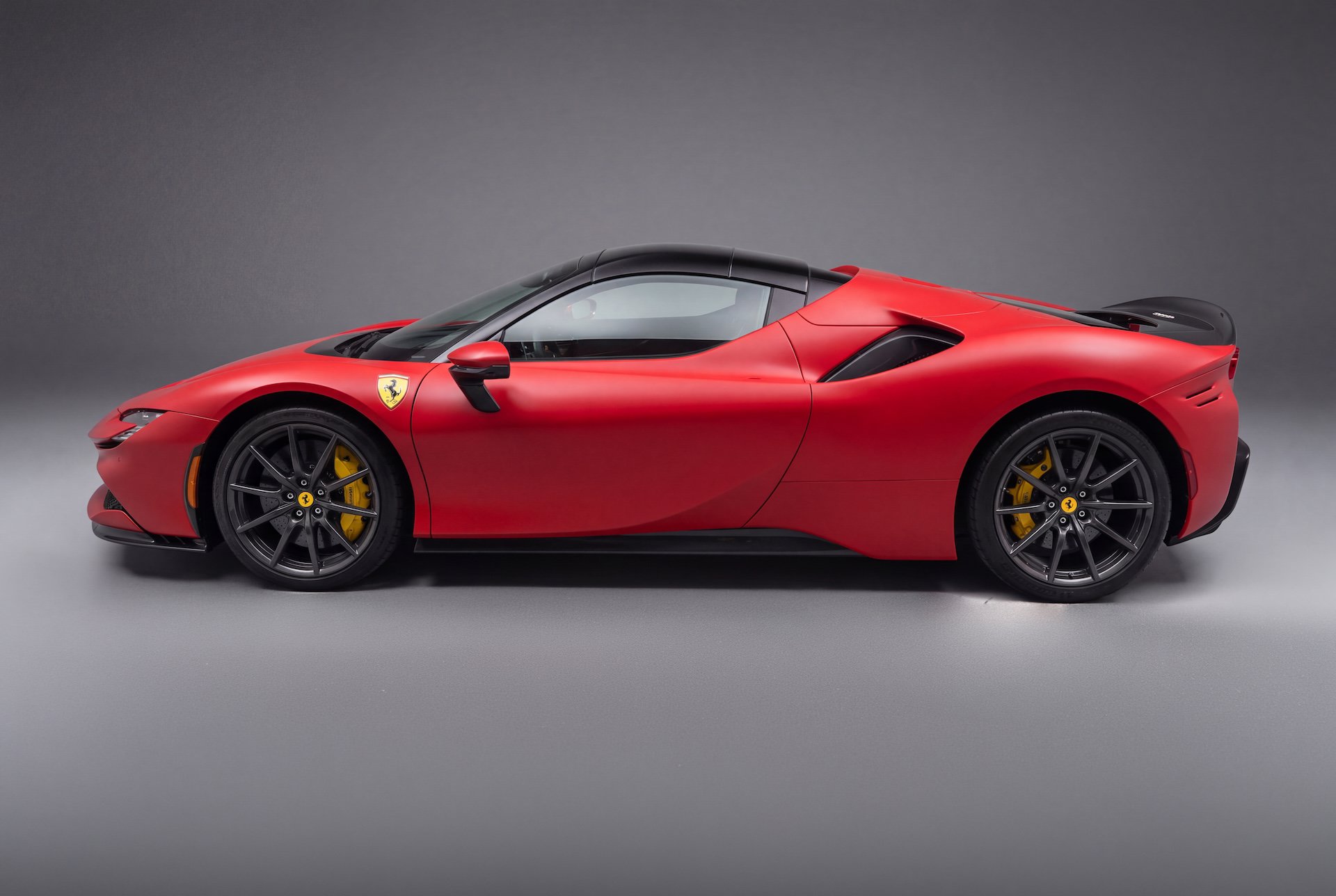 Certified 2024 Ferrari SF90 Spider AWD/4WD image 4