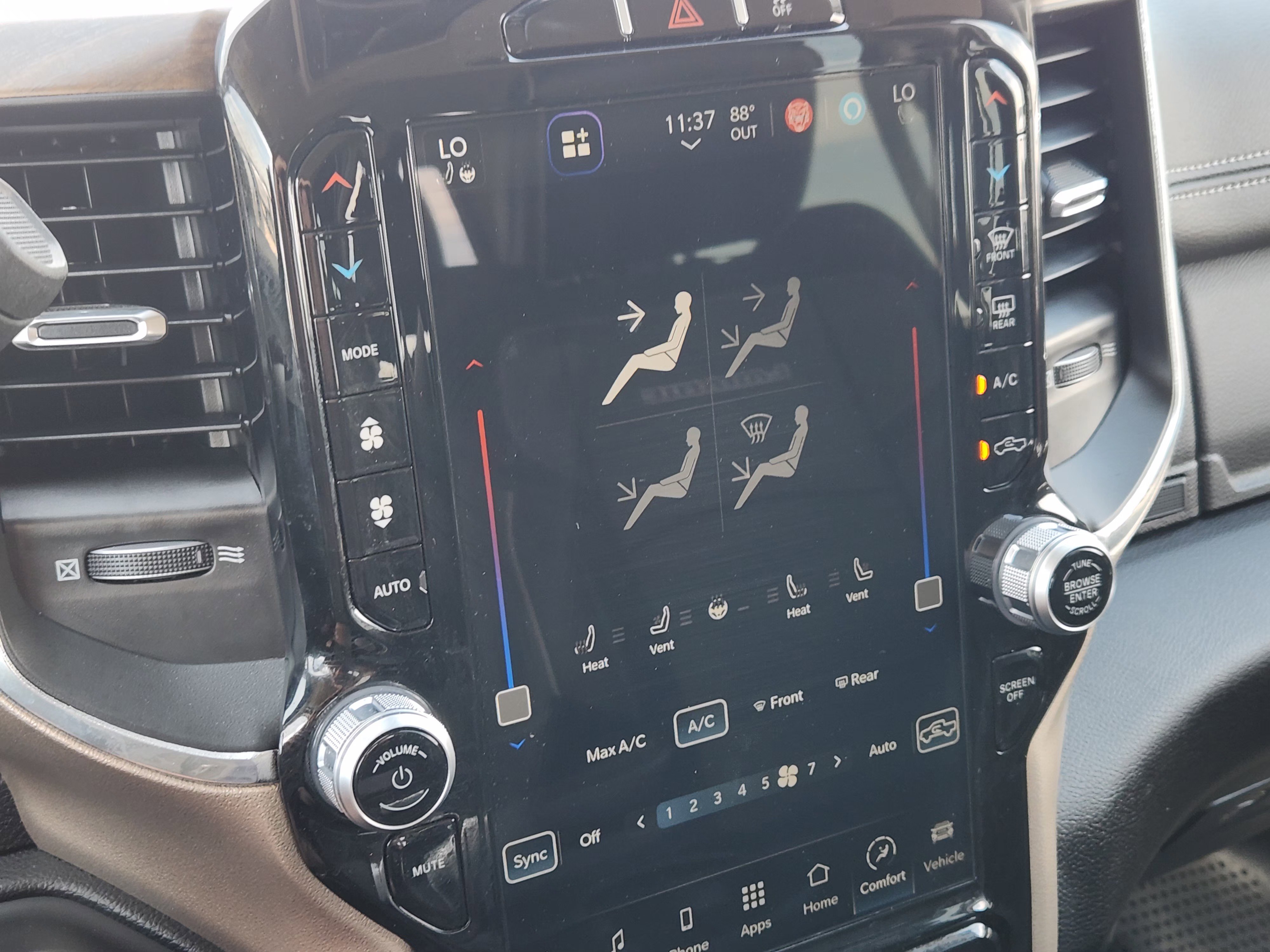 Used 2024 RAM 2500 Laramie AWD/4WD image 21