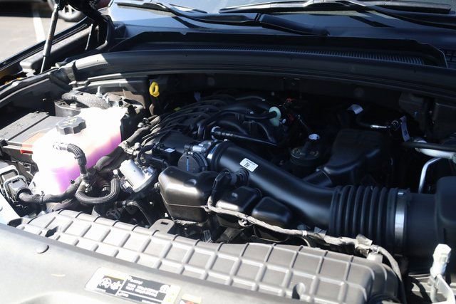 New 2025 Jeep Grand Cherokee Laredo w/ Luxury Tech Group I image 8