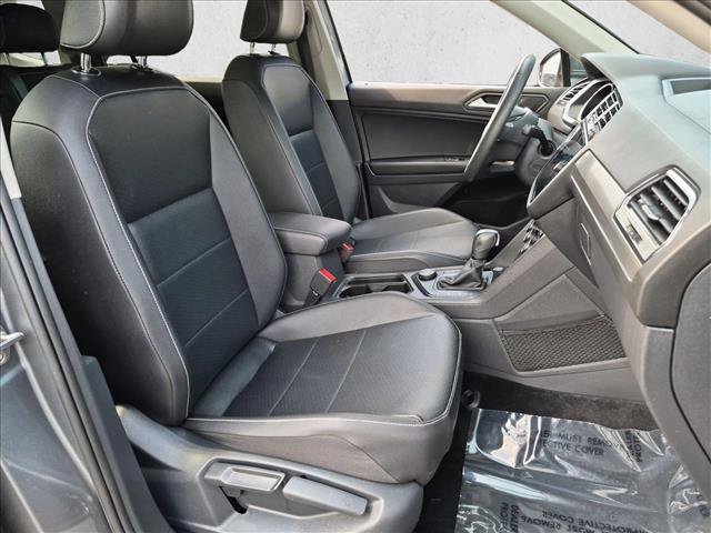 Used 2021 Volkswagen Tiguan SE w/ Panoramic Sunroof Package AWD/4WD image 22