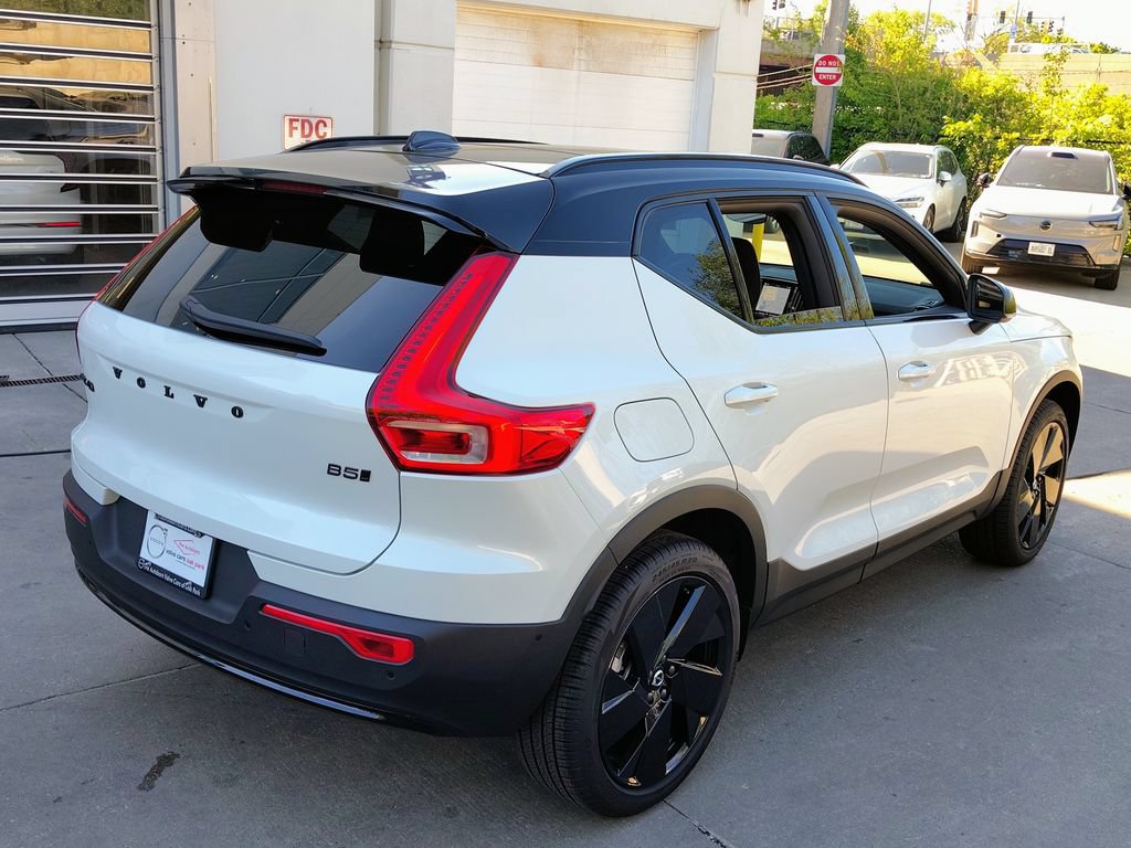 New 2026 Volvo XC40 B5 Ultra w/ Climate Package AWD/4WD image 9