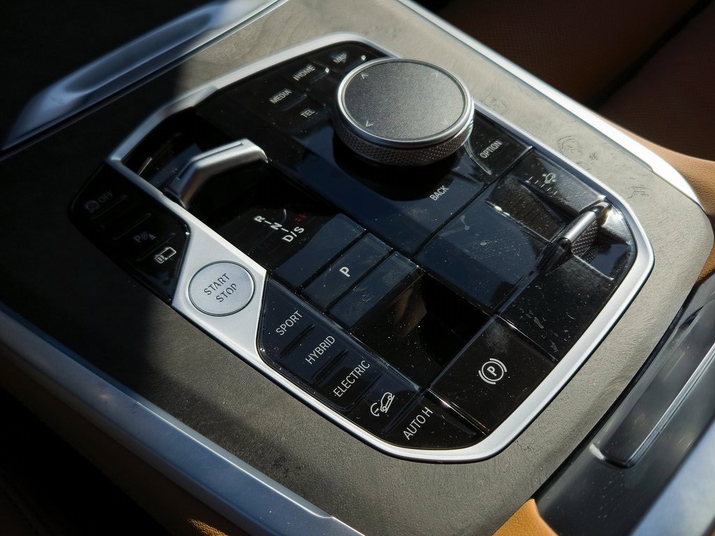 New 2026 BMW X5 xDrive50e w/ M Sport Package image 12