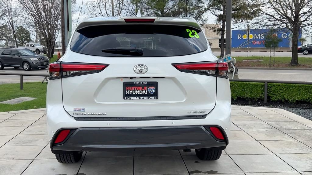 Used 2023 Toyota Highlander Limited image 18