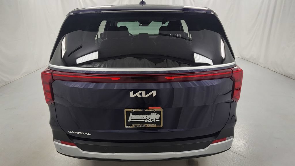 New 2027 Kia Carnival FWD image 4
