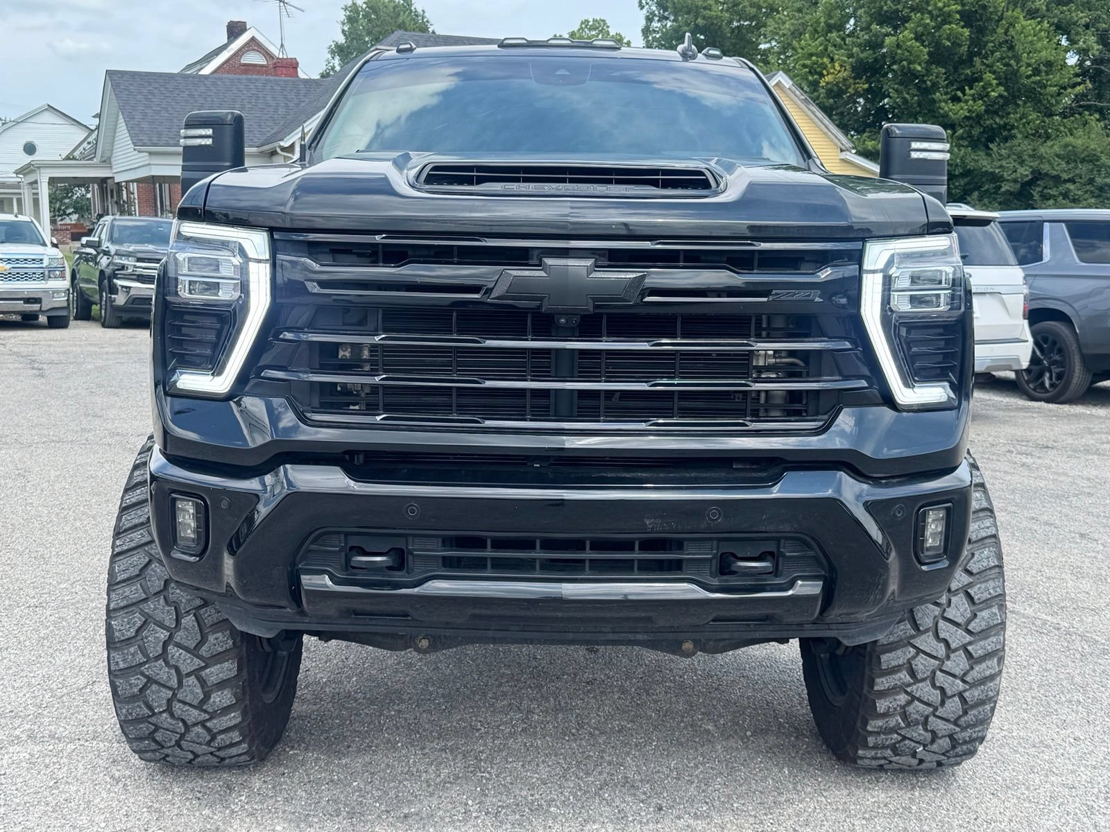 Used 2024 Chevrolet Silverado 2500 LTZ w/ LTZ Plus Package AWD/4WD image 9