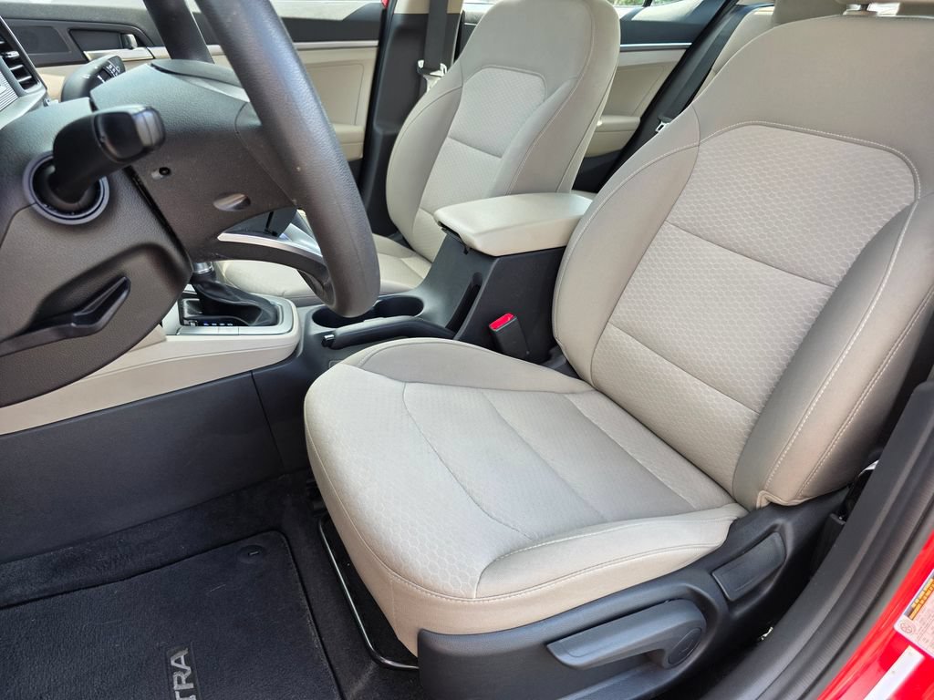 Used 2020 Hyundai Elantra SE FWD image 17