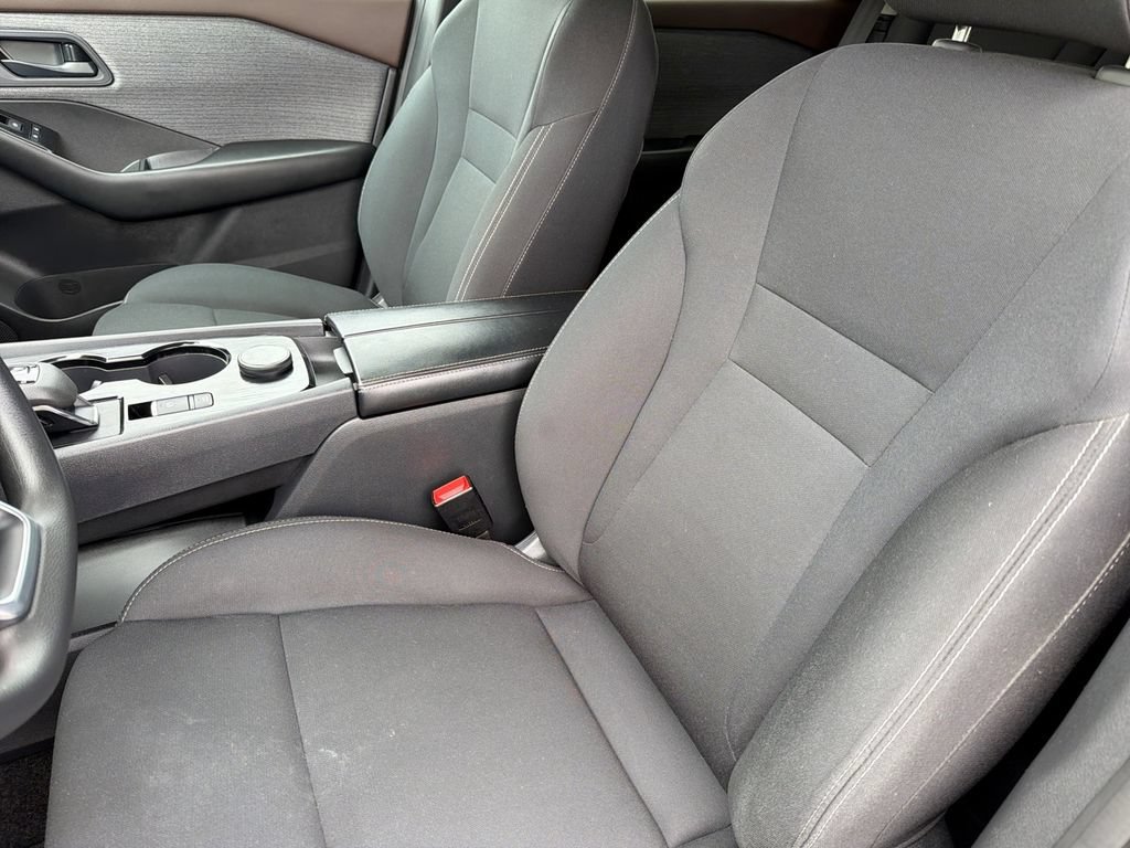 Used 2023 Nissan Rogue S AWD/4WD image 18