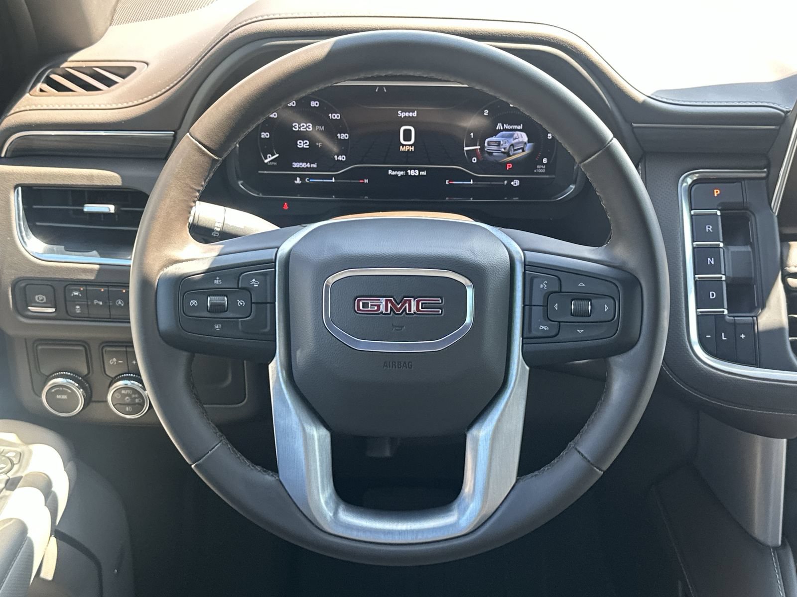 Used 2024 GMC Yukon XL SLT RWD image 19