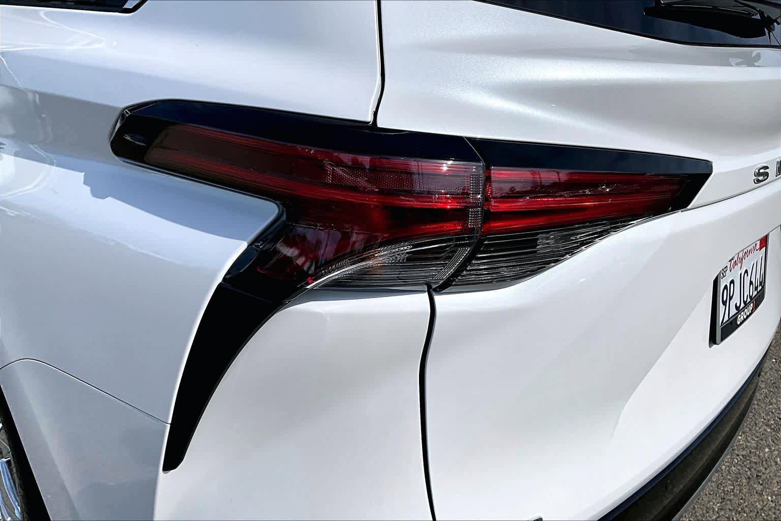 Certified 2024 Toyota Sienna Platinum AWD/4WD image 28