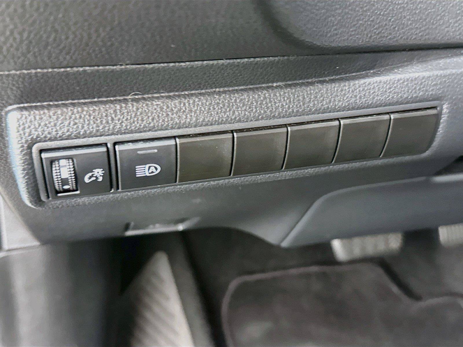 Used 2021 Toyota Corolla SE FWD image 14