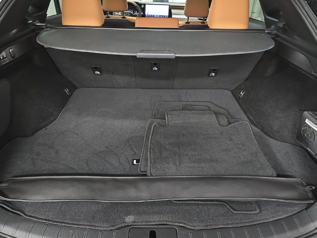 Used 2024 Lexus RX 350 Premium w/ Accessory Package (Z1) FWD image 30
