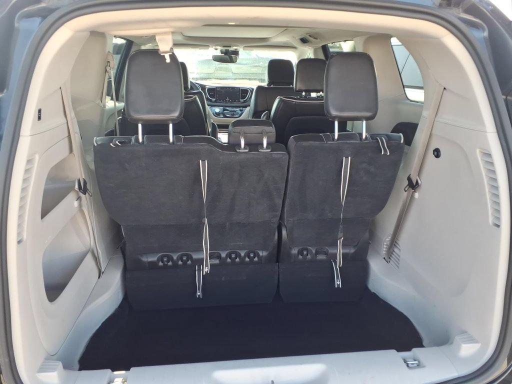 Used 2023 Chrysler Pacifica Limited FWD image 20
