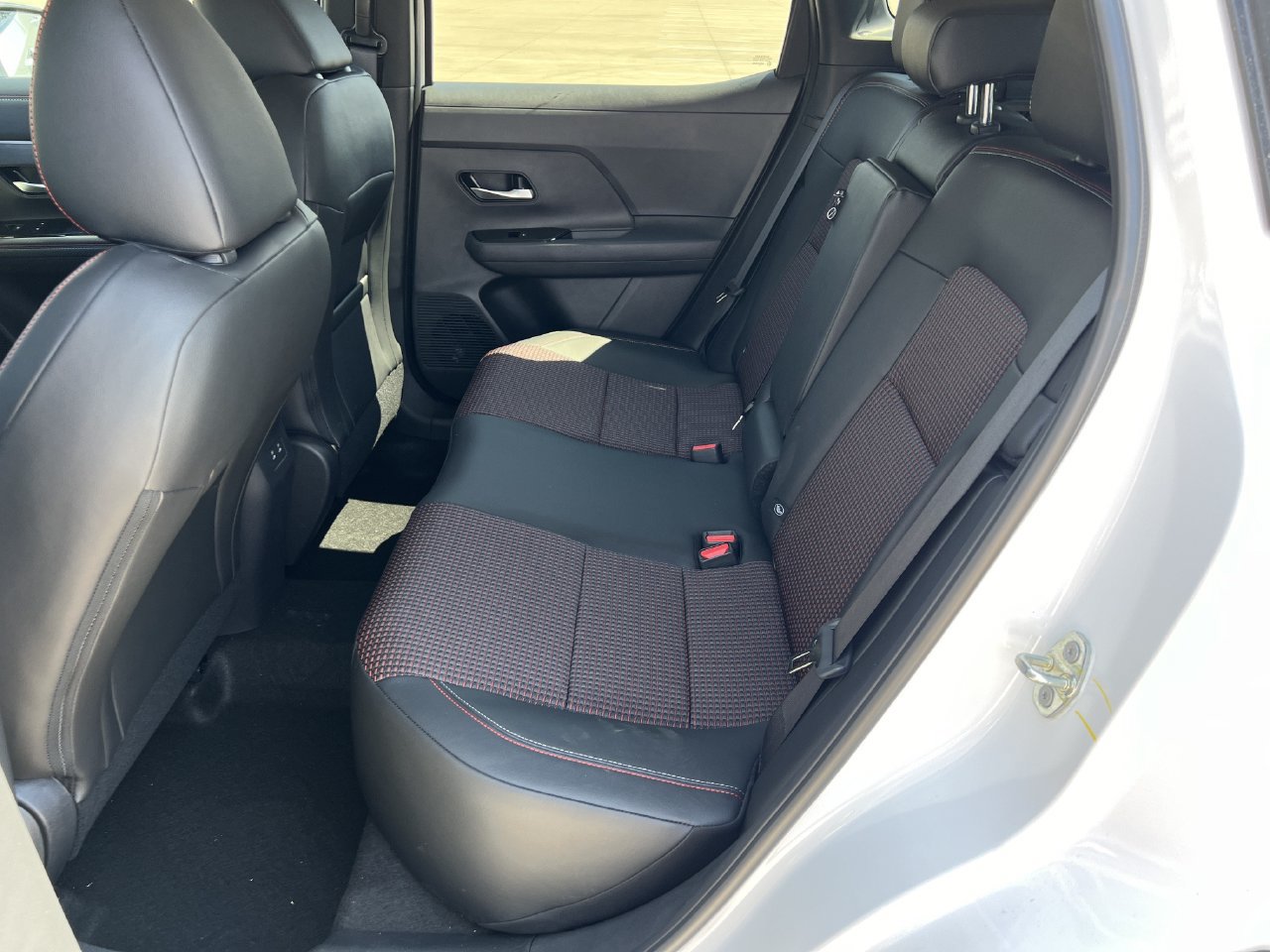 New 2027 Nissan Kicks SR FWD image 13