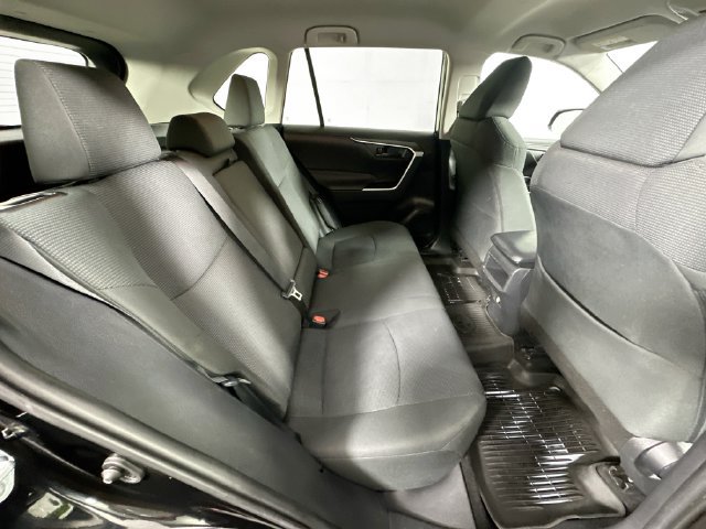 Used 2021 Toyota RAV4 LE AWD/4WD image 24
