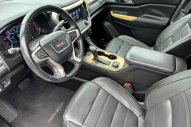 Used 2017 GMC Acadia Denali w/ Technology Package AWD/4WD image 10