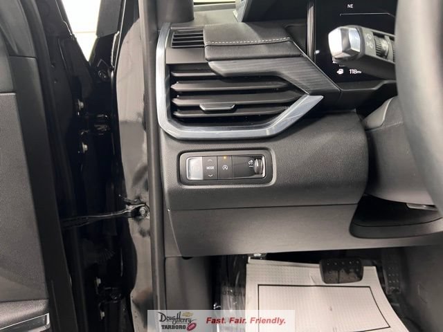 Used 2025 GMC Acadia Elevation FWD image 31