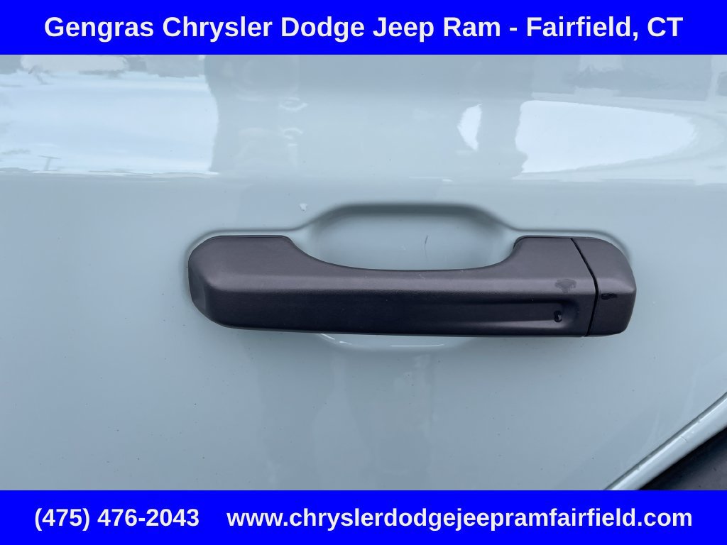 Certified 2023 Jeep Wrangler Unlimited w/ Sun & Screen Package AWD/4WD image 37