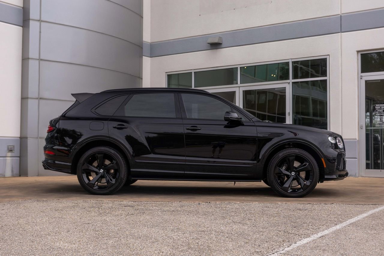 Used 2024 Bentley Bentayga AWD/4WD image 10