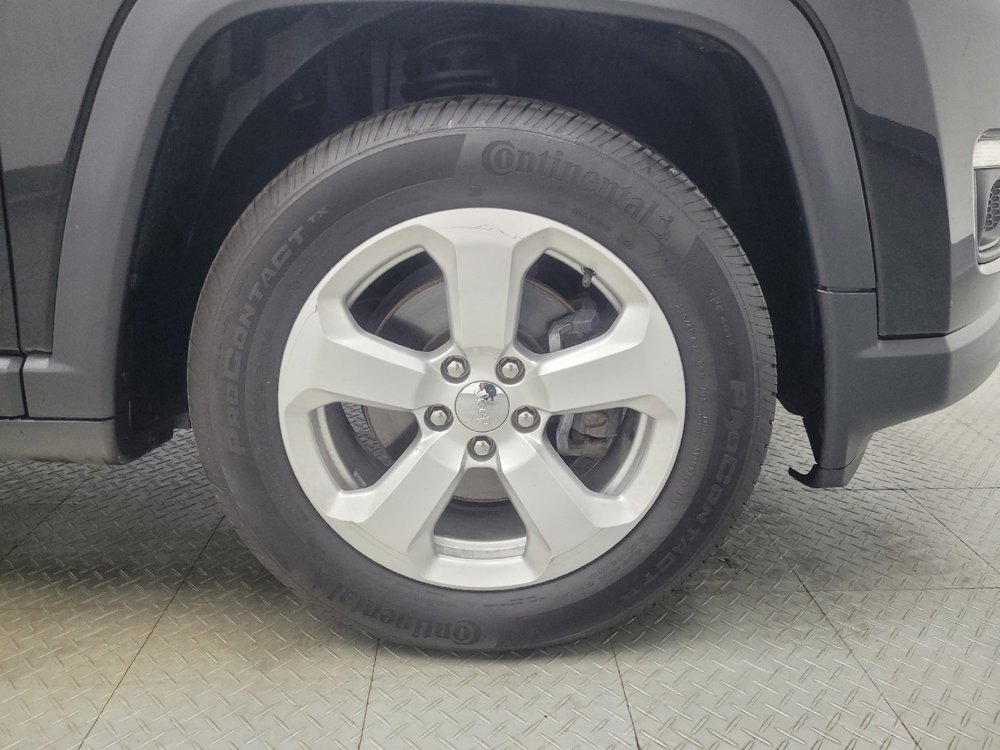 Used 2018 Jeep Compass Latitude w/ Popular Equipment Group FWD image 31