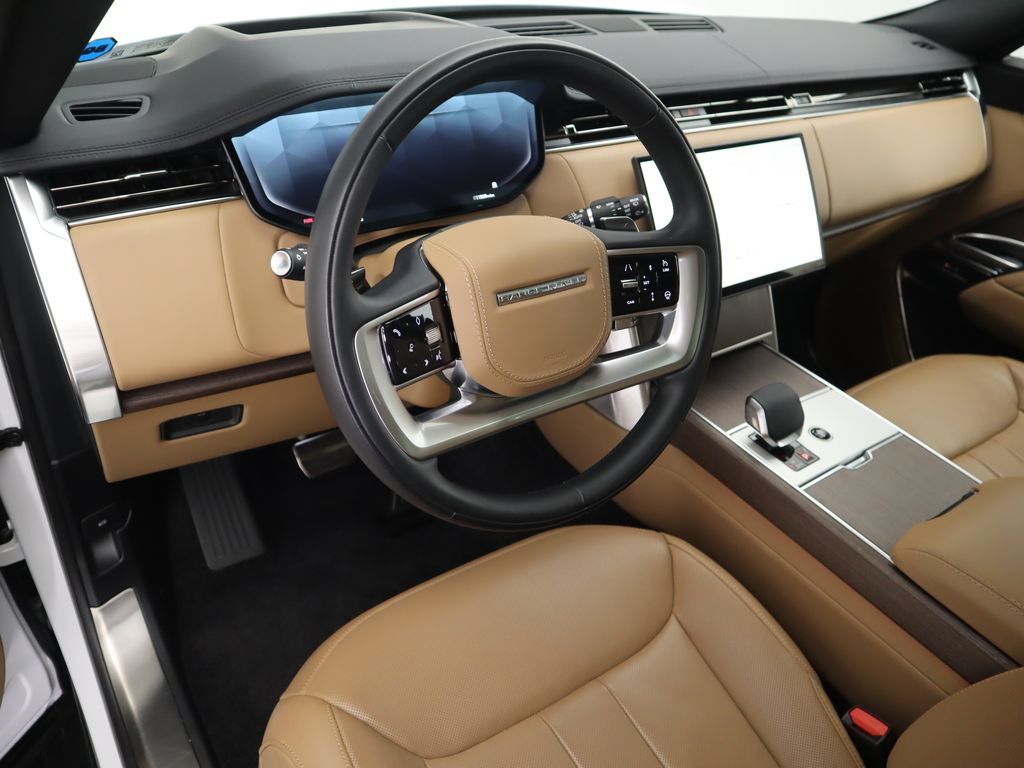 Used 2024 Land Rover Range Rover SE AWD/4WD image 9