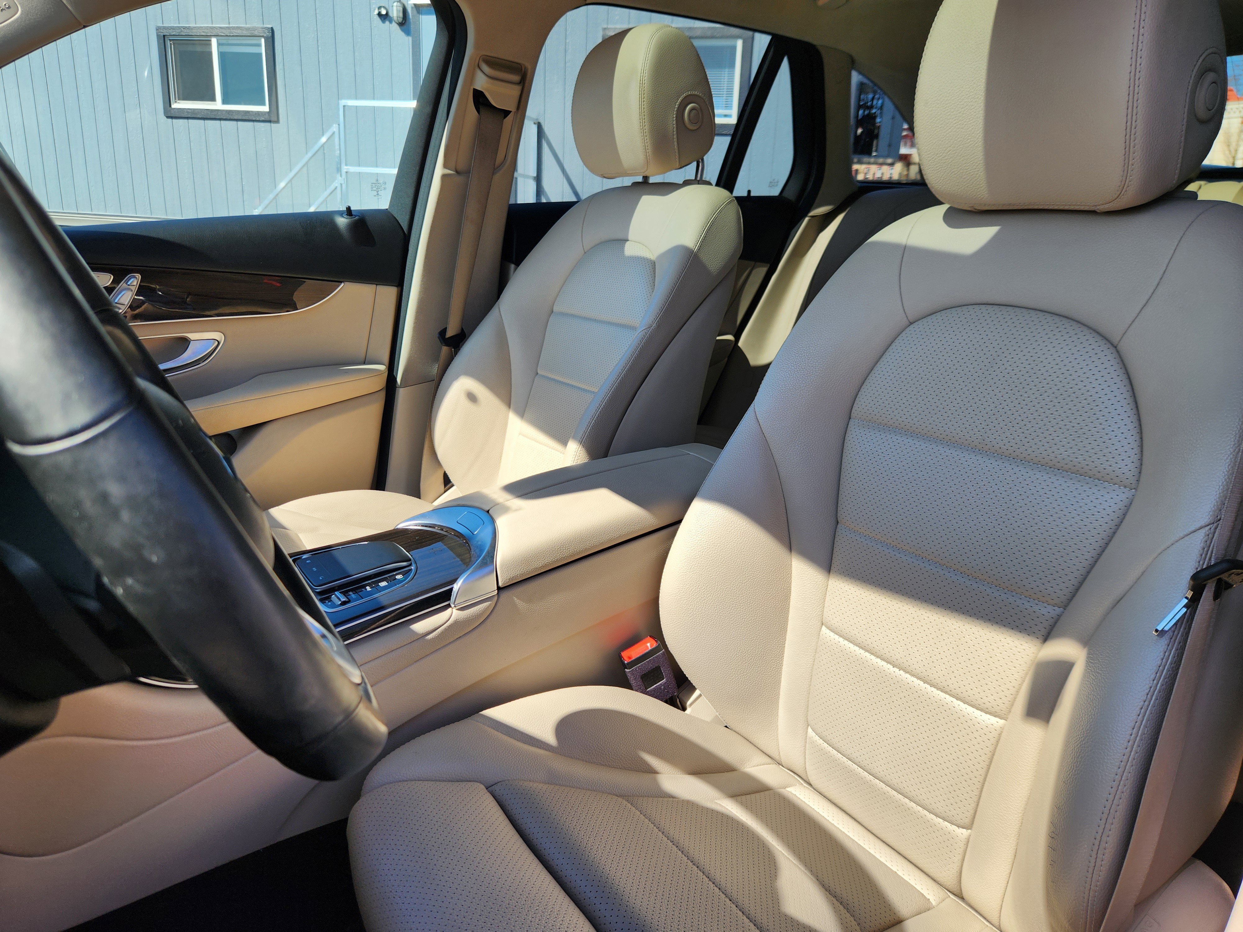 Used 2021 Mercedes-Benz GLC 300 4MATIC image 7