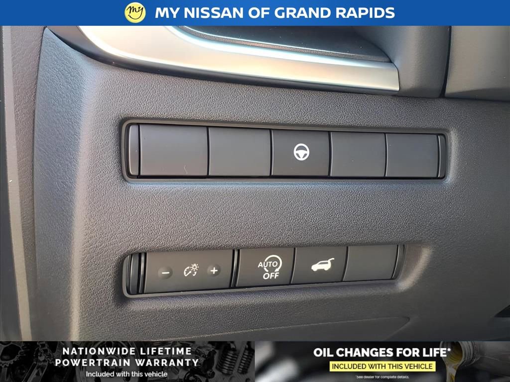 New 2026 Nissan Rogue SV image 25