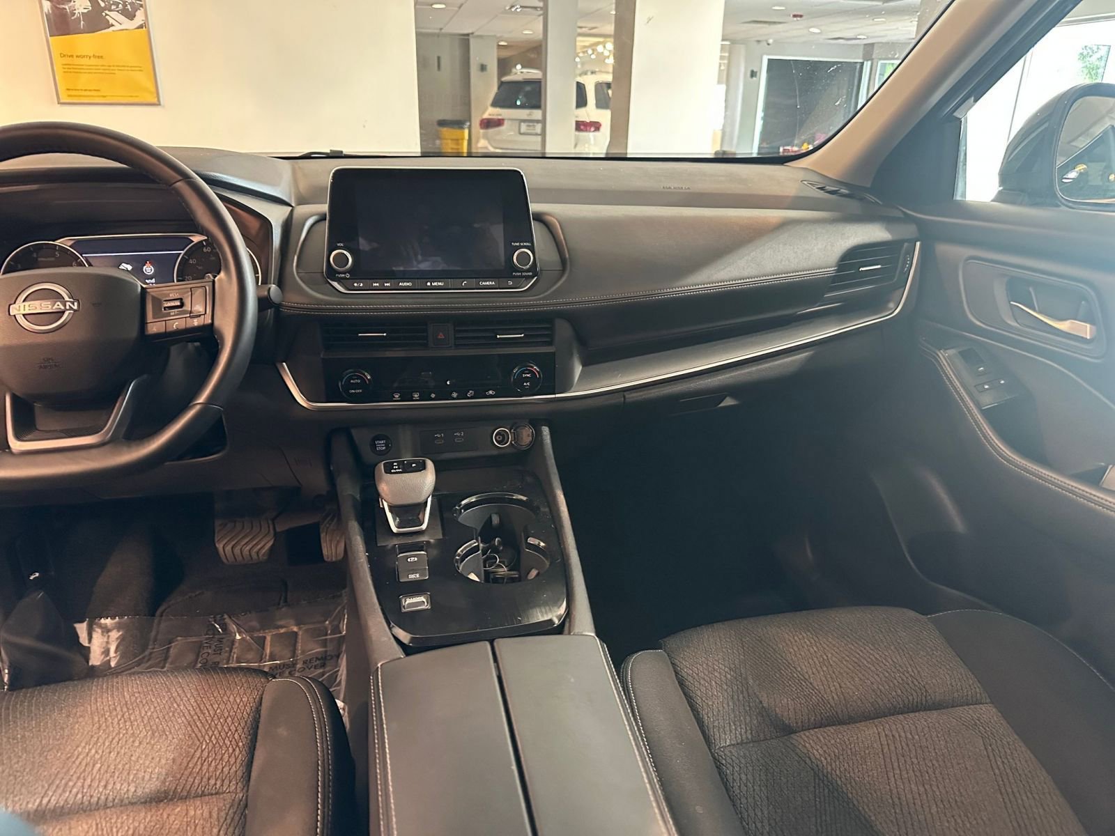 Used 2025 Nissan Rogue SV FWD image 36