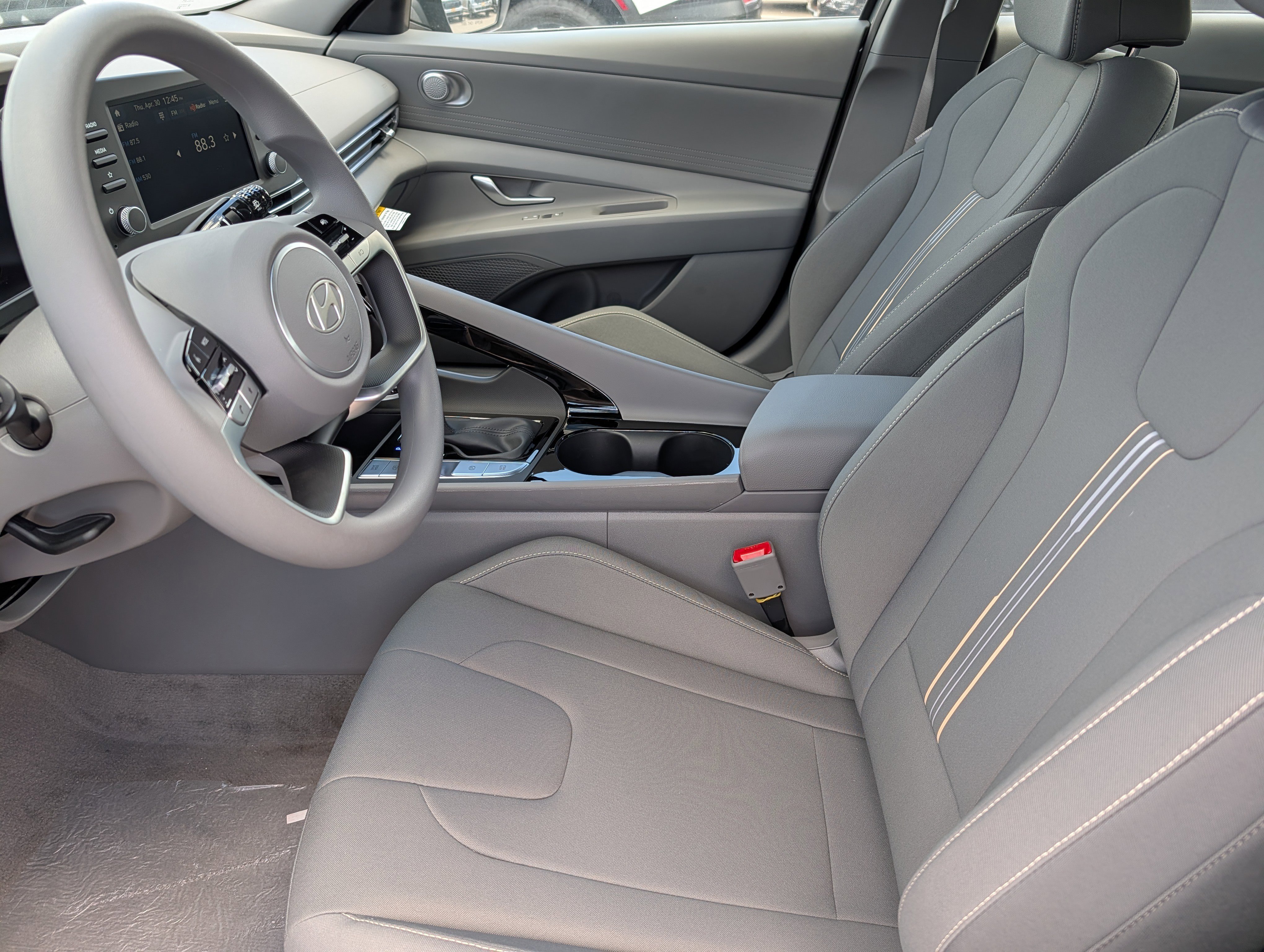 New 2026 Hyundai Elantra Hybrid FWD image 6
