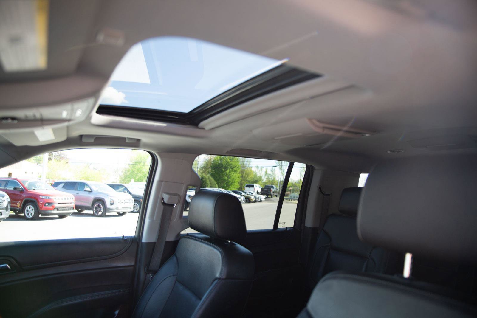 Used 2018 GMC Yukon XL SLT w/ Premium Edition AWD/4WD image 20