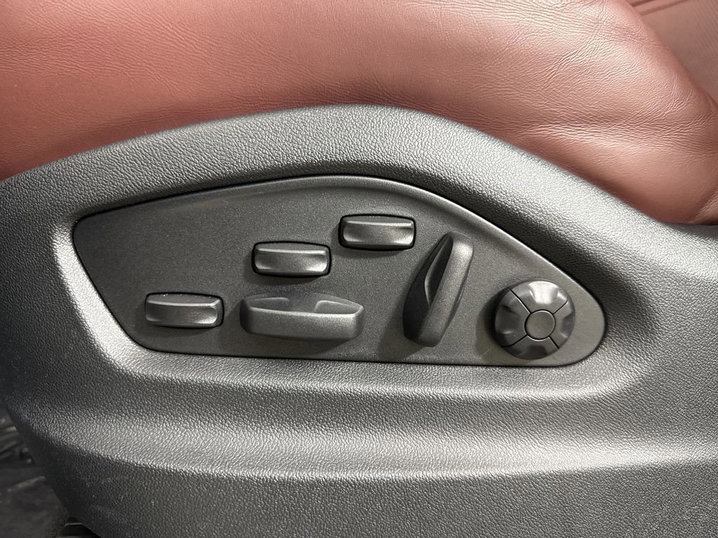 Certified 2024 Porsche Cayenne Turbo image 39