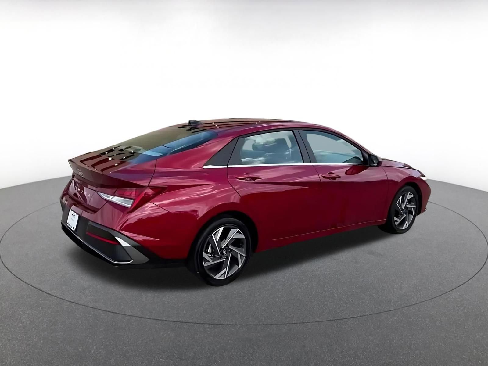 Used 2025 Hyundai Elantra SEL FWD image 15