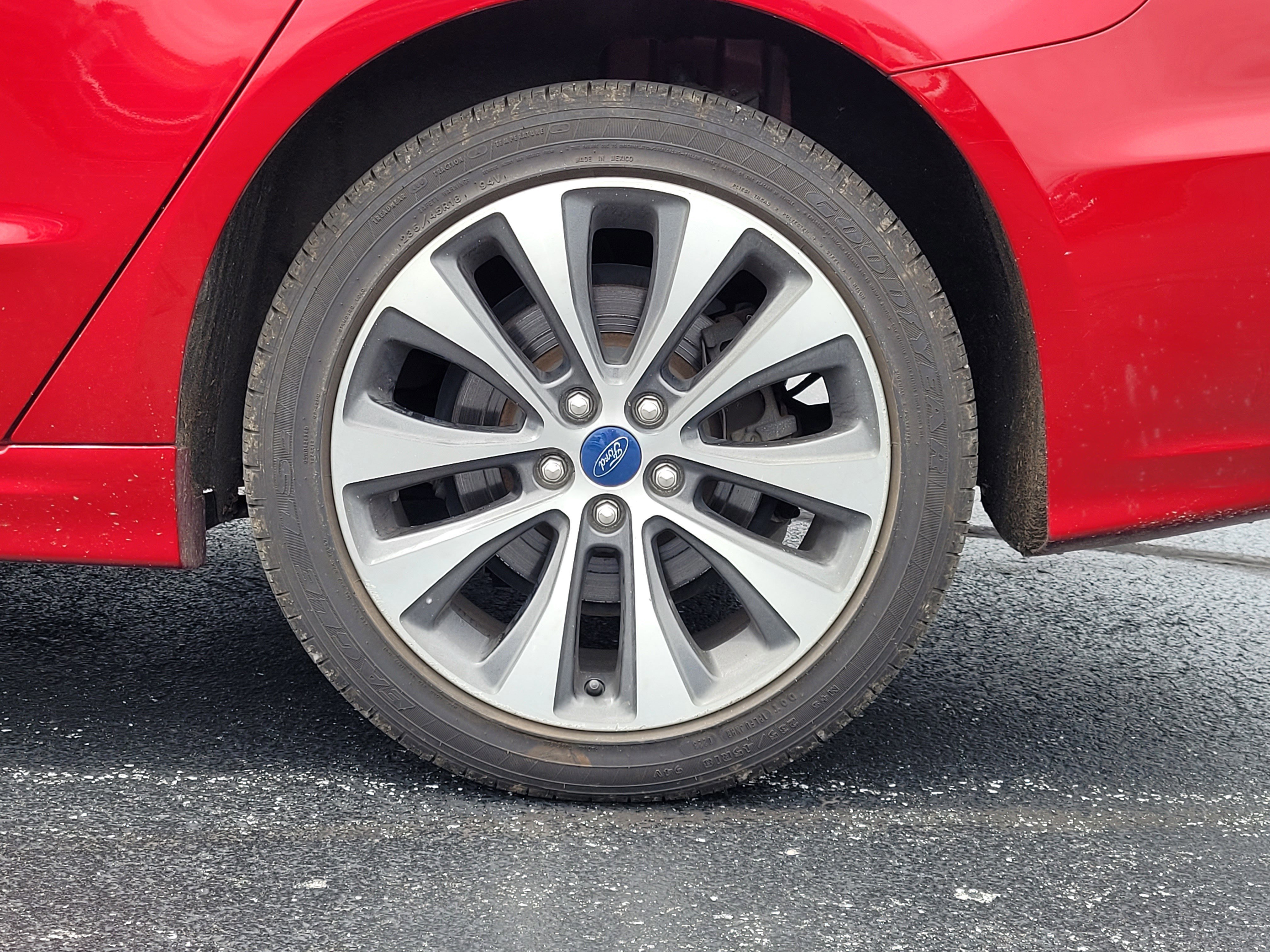 Used 2020 Ford Fusion SE AWD/4WD image 10