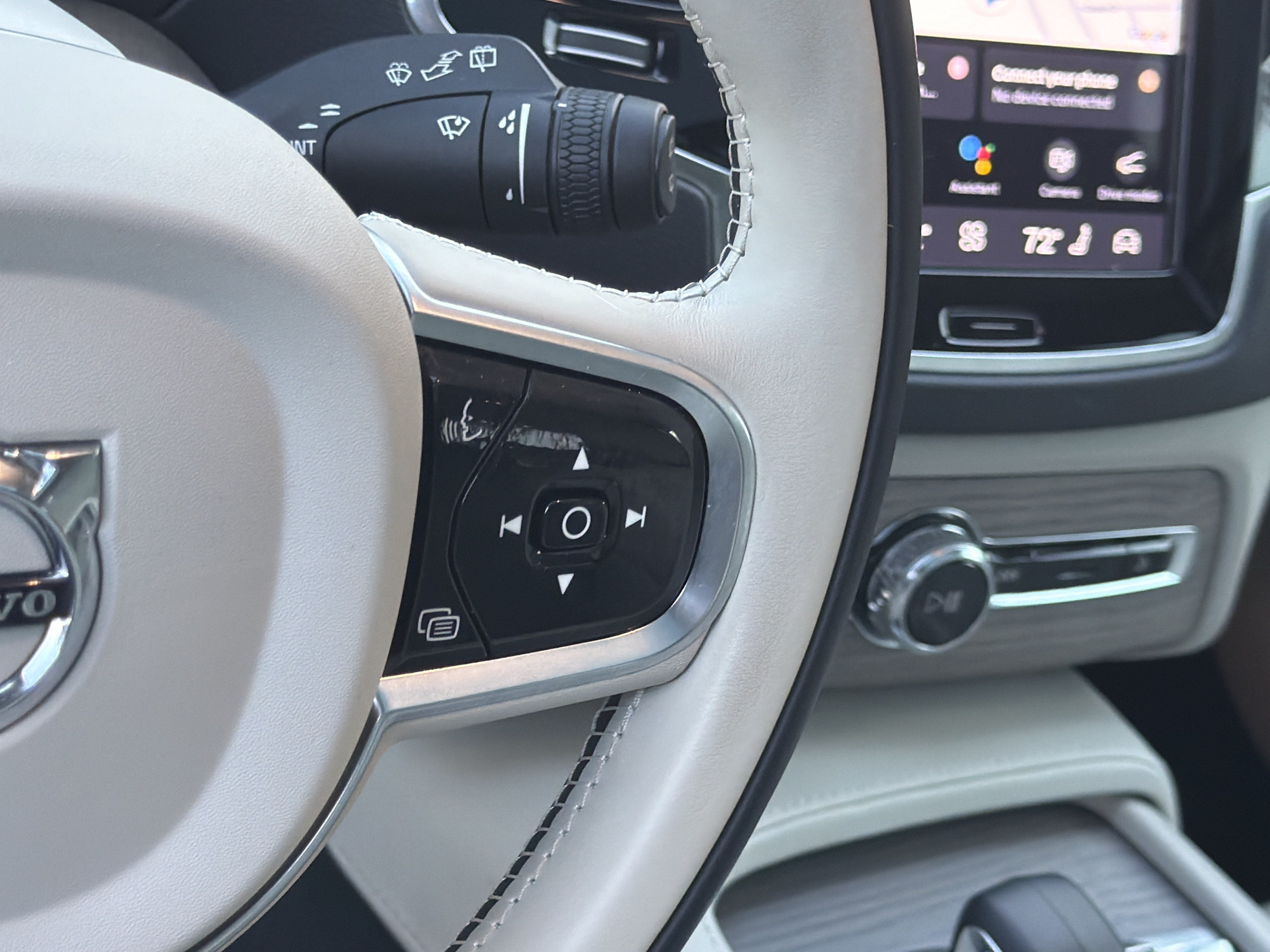 Certified 2024 Volvo XC90 T8 Plus w/ Protection Package Premier AWD/4WD image 20