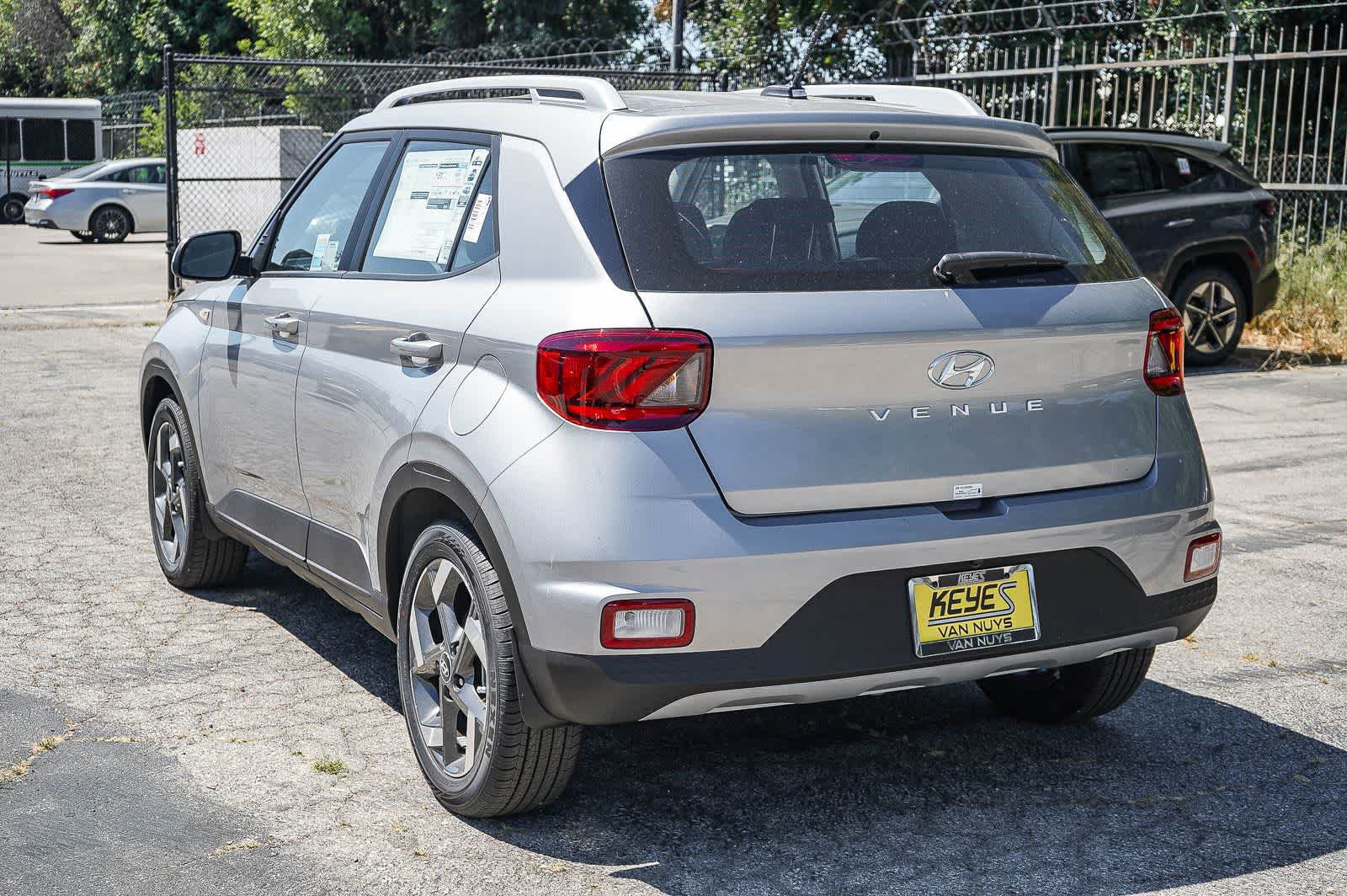 New 2026 Hyundai Venue SEL FWD image 7