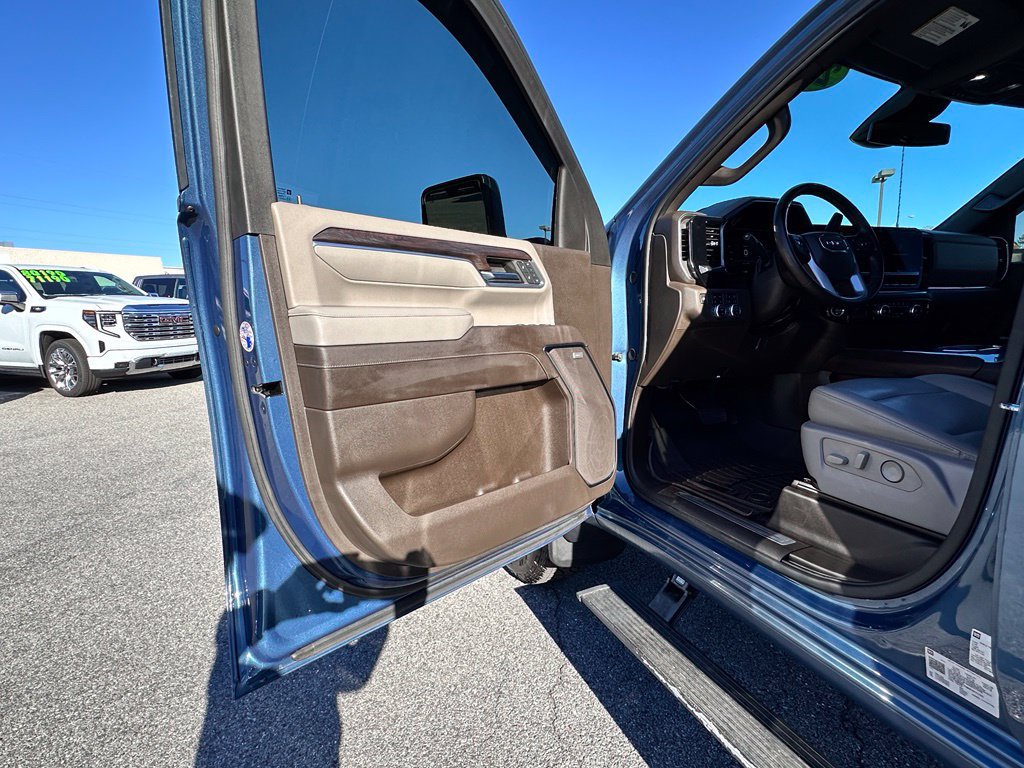 Used 2024 GMC Sierra 2500 SLT w/ SLT Convenience Package AWD/4WD image 22