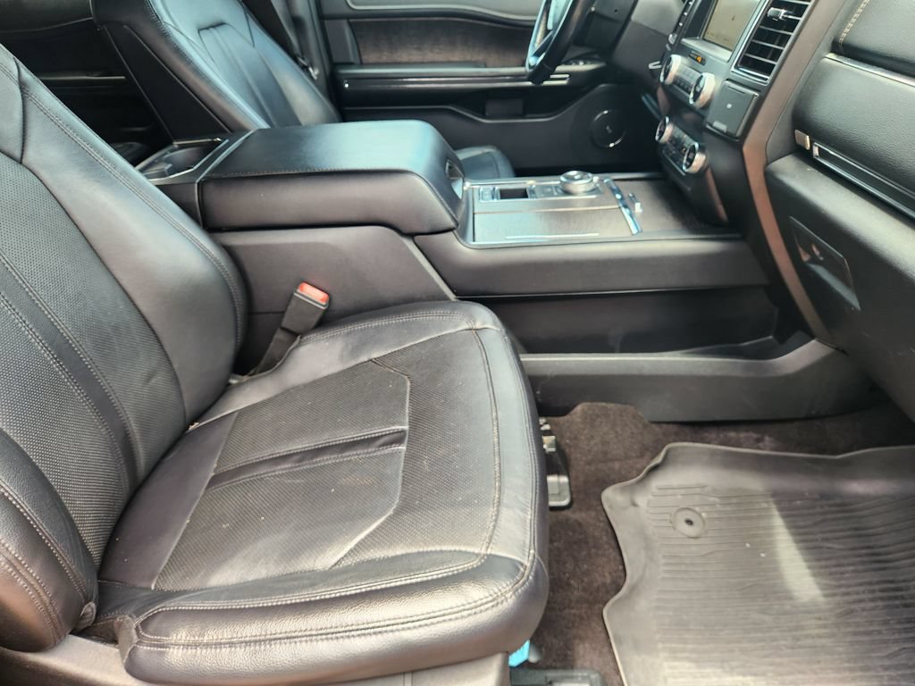Used 2019 Ford Expedition Limited w/ Equipment Group 301A RWD image 13