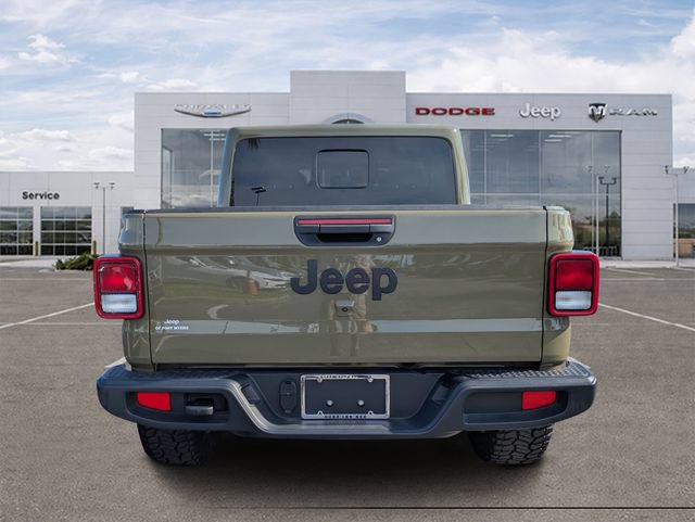 Certified 2025 Jeep Gladiator Sport AWD/4WD image 4