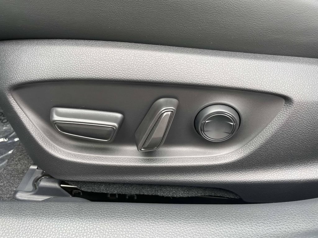 New 2026 Toyota Prius Plug-In Hybrid FWD image 25