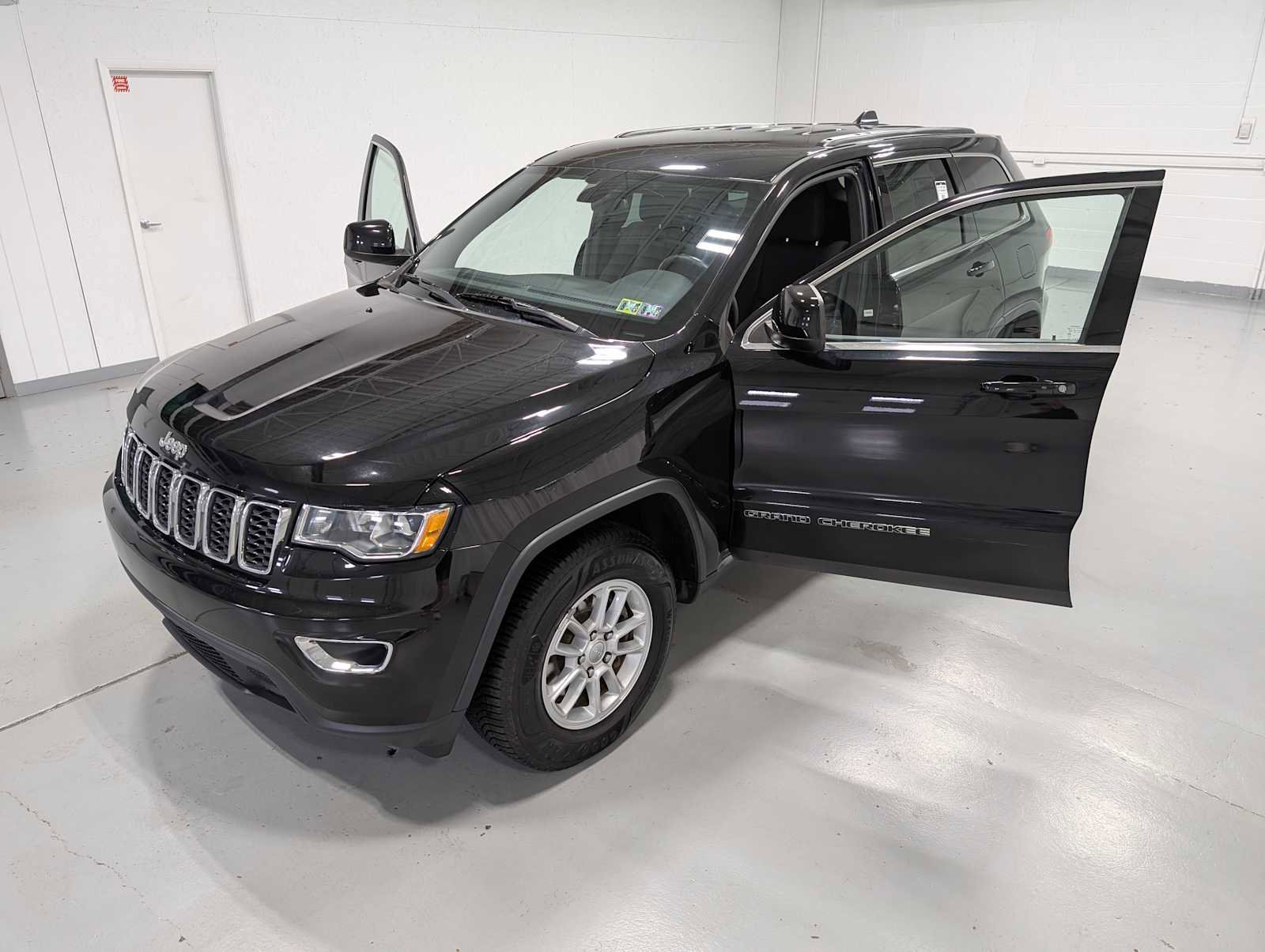 Used 2019 Jeep Grand Cherokee Laredo image 15