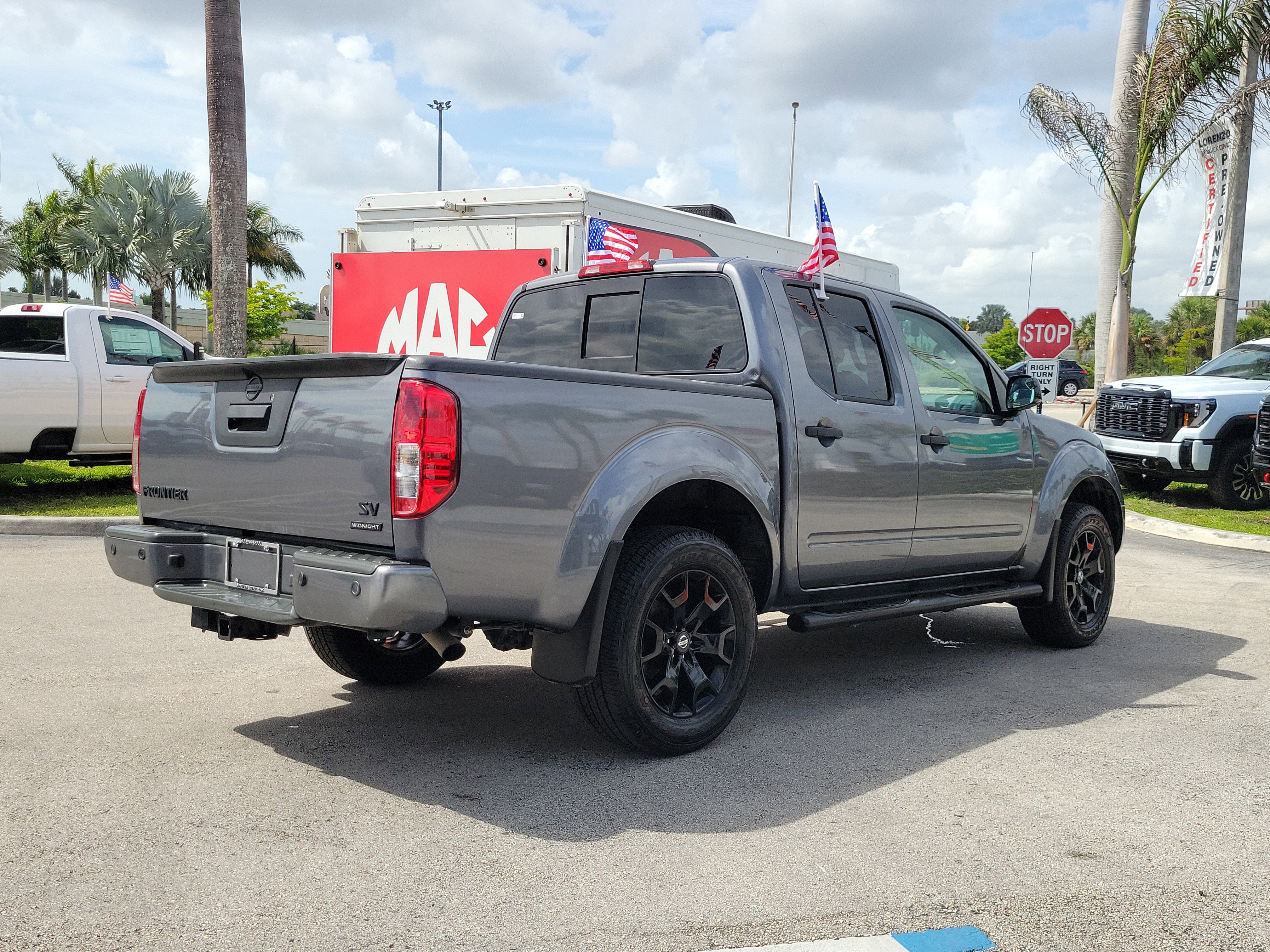 Used 2020 Nissan Frontier SV w/ Midnight Edition Floor Mats RWD image 5